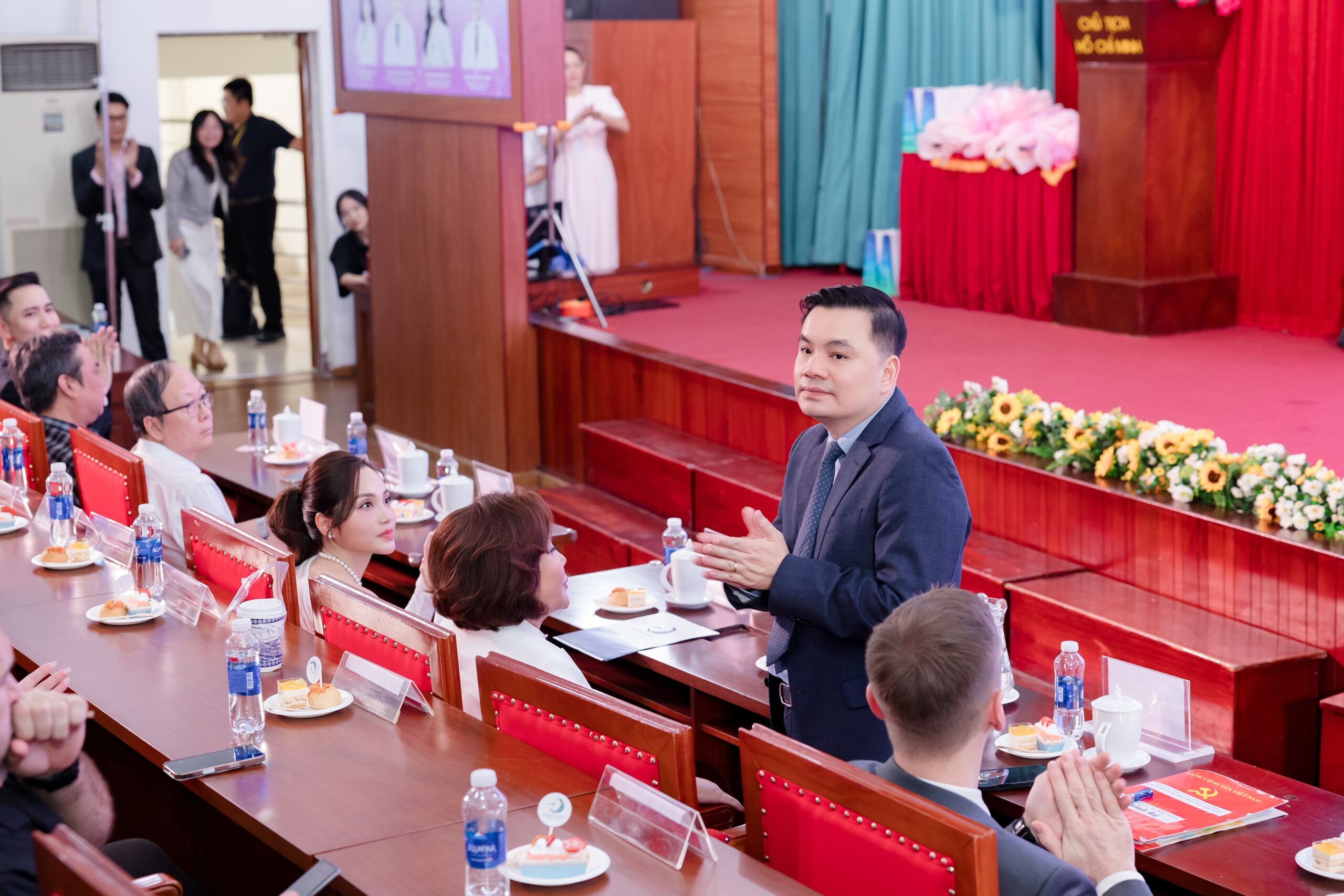 Tái sinh làn da & Điều hoà sắc tố: Bio-hacking chiến lược mới trong ứng dụng điều trị