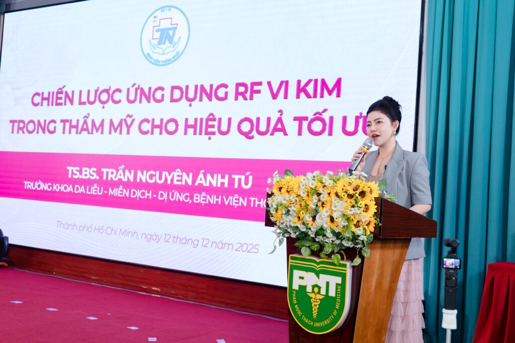 Cùng điểm lại những khoảnh khắc khiến khách mời rung động bởi cả vẻ đẹp tri thức và nhan sắc của TS. BS Trần Nguyên Ánh Tú tại Hội thảo khoa học "Tái sinh làn da & Điều hoà sắc tố: Bio-hacking chiến lược mới trong ứng dụng điều trị" 1 Tái sinh làn da & Điều hoà sắc tố: Bio-hacking chiến lược mới trong ứng dụng điều trị